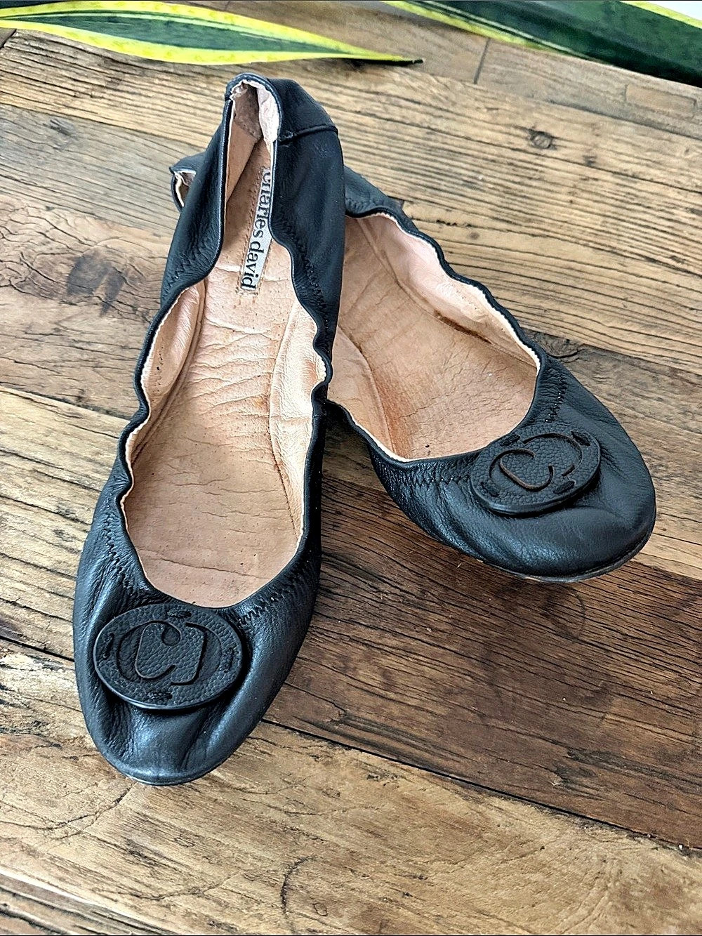 Charles David Vintage Black Leather Logo Flats US 10